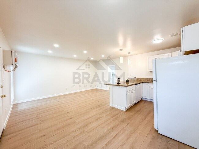 Foto del edificio - 5611 Fulcher Ave