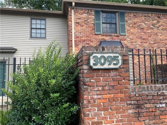 Building Photo - 3095 Colonial Way