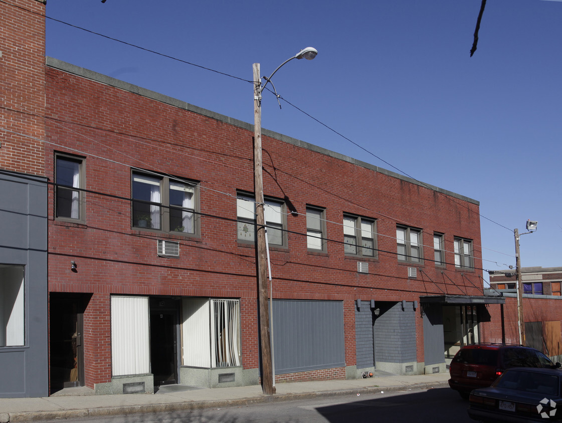 Primary Photo - Joslin House Apartments