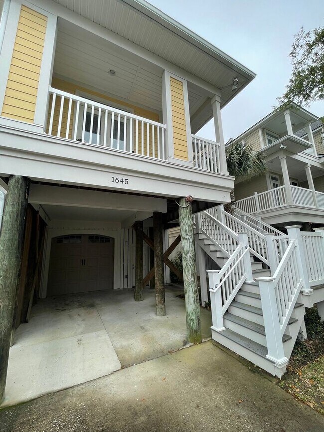 Building Photo - 3 br, 3 bath House - 1645 Folly Creek Way