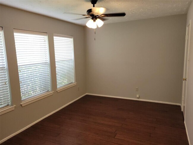 Foto del edificio - 4818 Branchberry Ln
