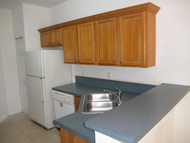 Building Photo - 951 Pipers Cay Dr
