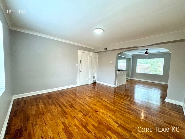 Foto del edificio - 4511 Roanoke Pkwy
