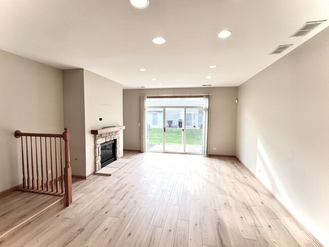 Building Photo - 713 Genesee Dr