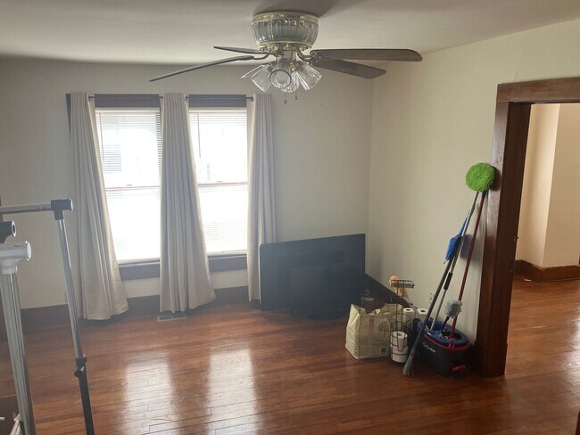 Foto del edificio - 216 W Market St