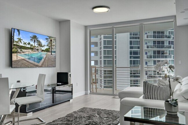 Foto del edificio - 2821 N Ocean Blvd