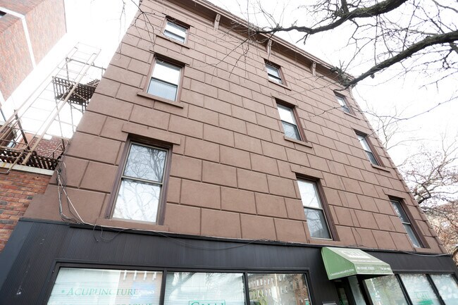 Building Photo - 401-403 Court St