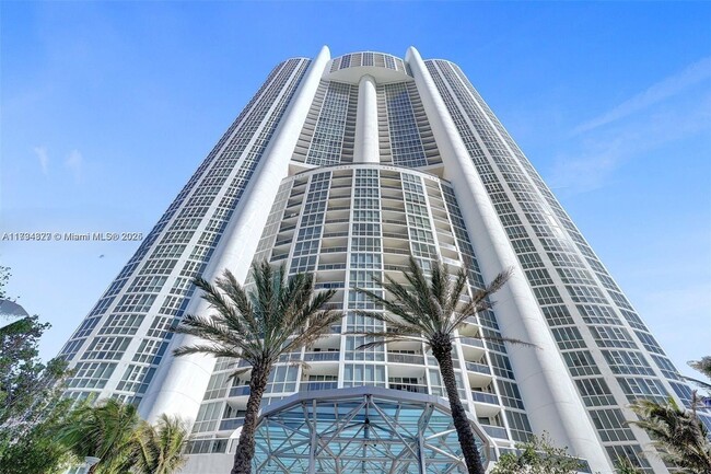 Foto del edificio - 18201 Collins Ave