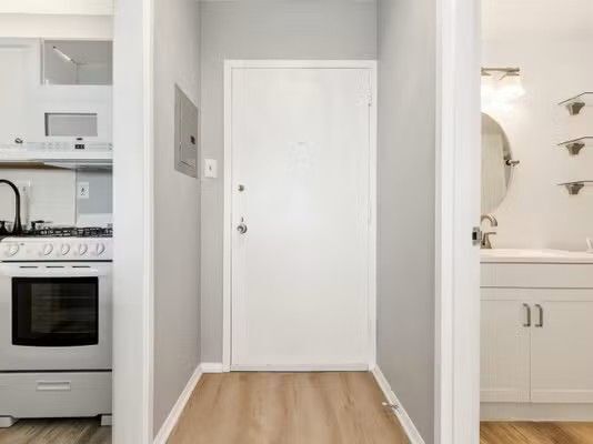 Foto principal - 5500 Friendship Blvd