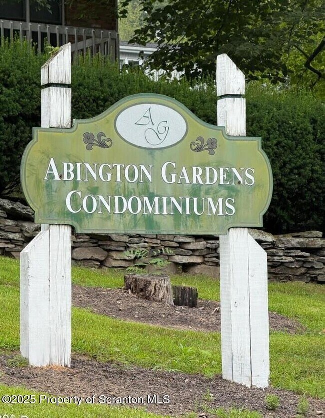 Foto del edificio - 14 Abington Gardens Dr