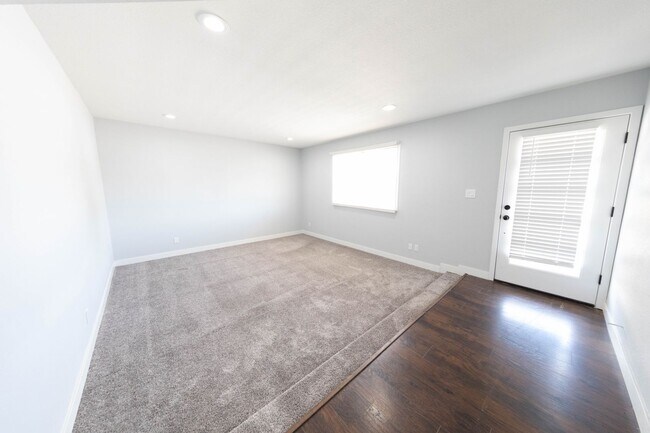 Building Photo - GORGEOUS remodeled 3 bedroom Tempe home wi...