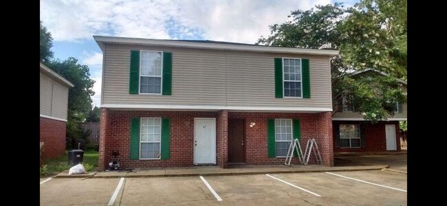 Foto del edificio - 1301 Louisville St