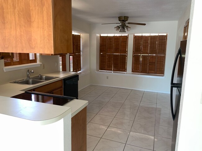 Building Photo - 2230 Bird Island Dr