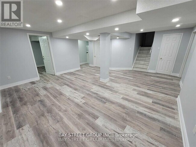 Photo du bâtiment - 1606 Amberlea Rd
