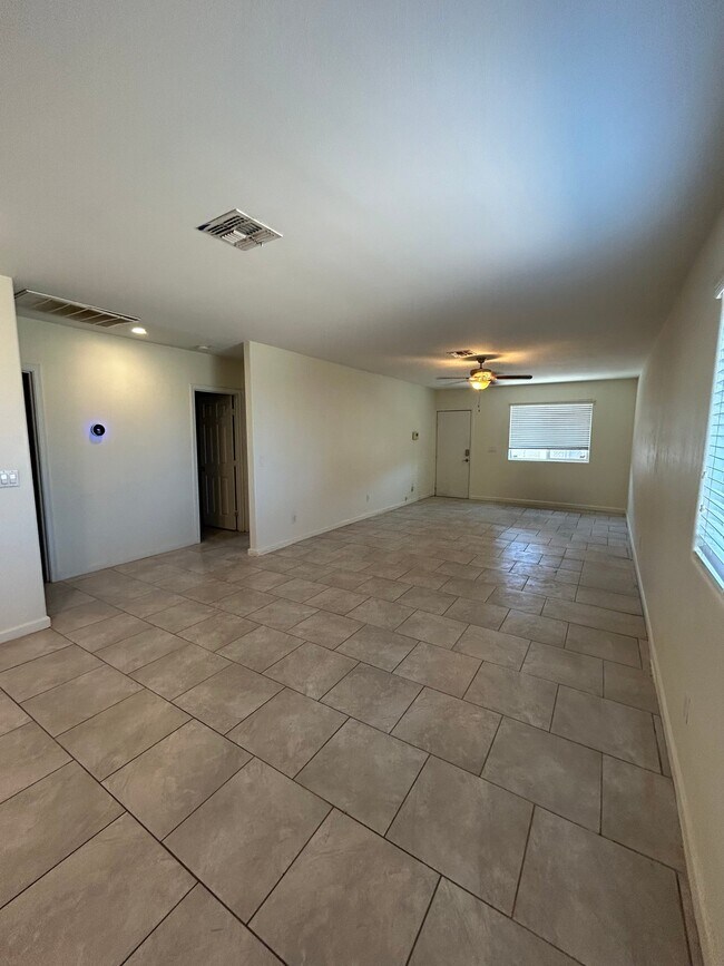 Photo - 2828 E Chipman Rd Apartment