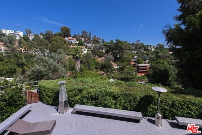 Foto del edificio - 2775 Rinconia Dr