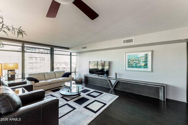 Foto del edificio - 4808 N 24th St