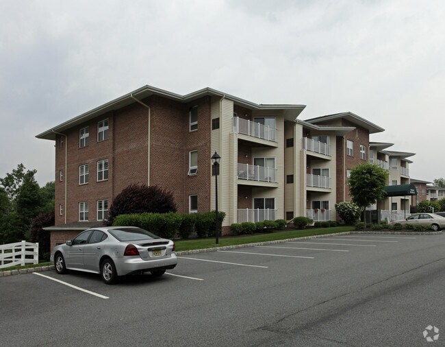 Woodcrest At Fairfield 55+ Apartments in Fairfield, NJ