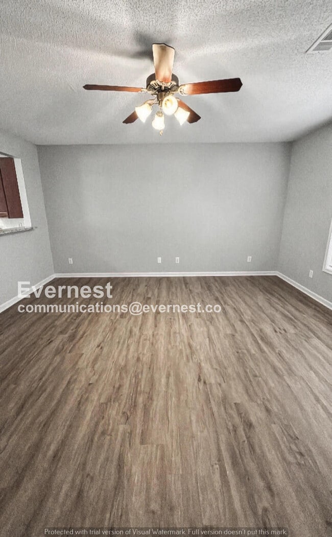 Building Photo - 8635 Thomas Ln