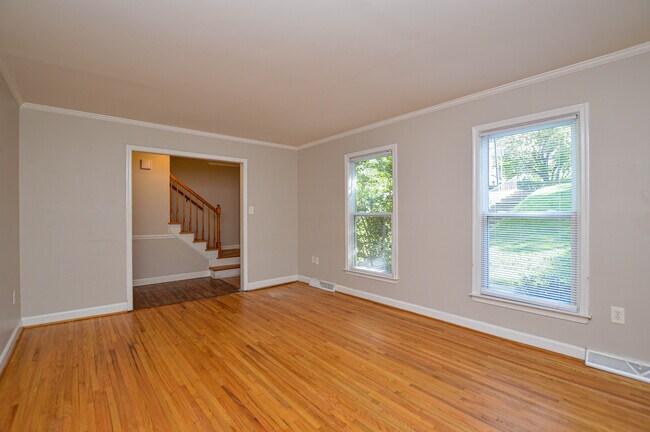 Foto del edificio - 9135 Robert Frost Ln