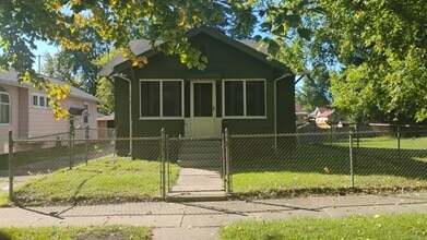 Building Photo - 243 Damon St