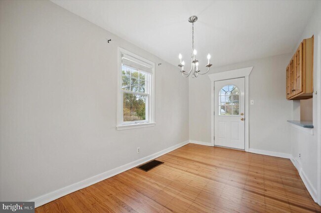 Foto del edificio - 7703 Beech Ln