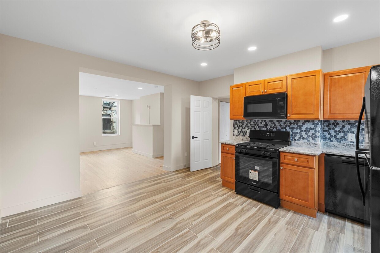 Primary Photo - 135 3rd St