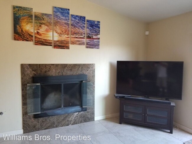 Building Photo - 4 br, 2 bath House - 630 Dale Way