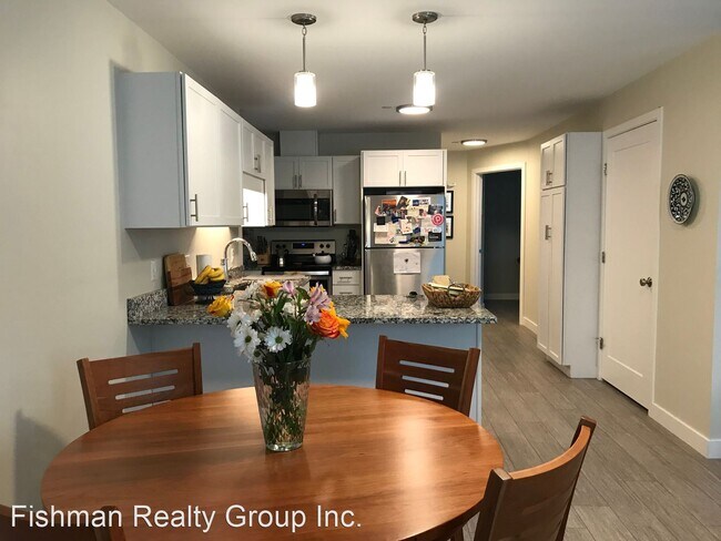 Building Photo - 2 br, 1.5 bath House - 35 Mill Commons Dr....