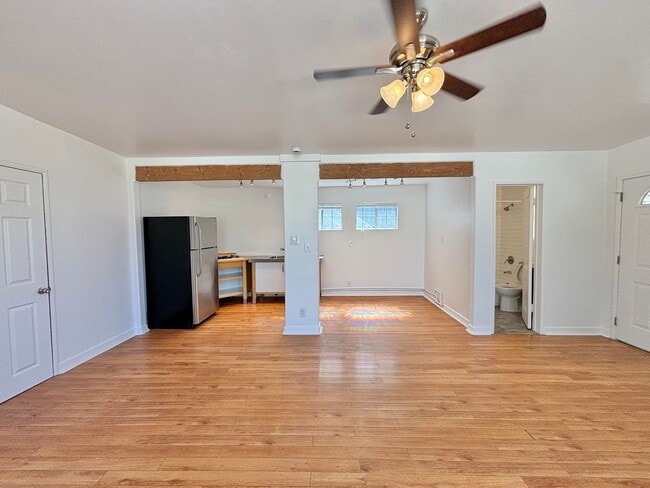 Building Photo - 256 W Valencia Ave