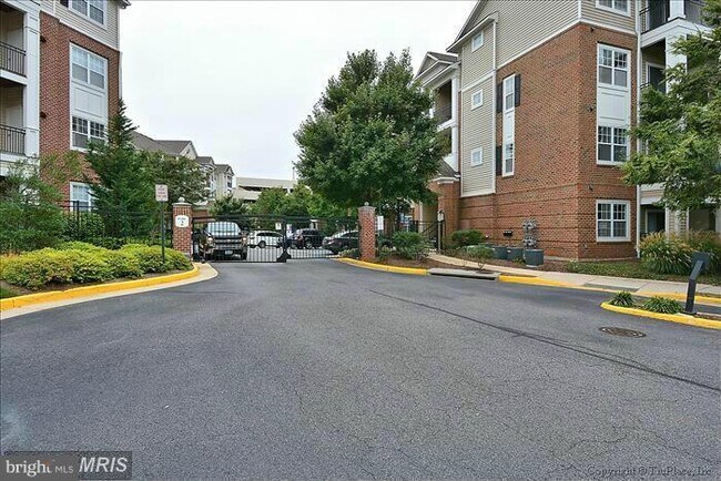 Building Photo - 12929 Centre Park Cir
