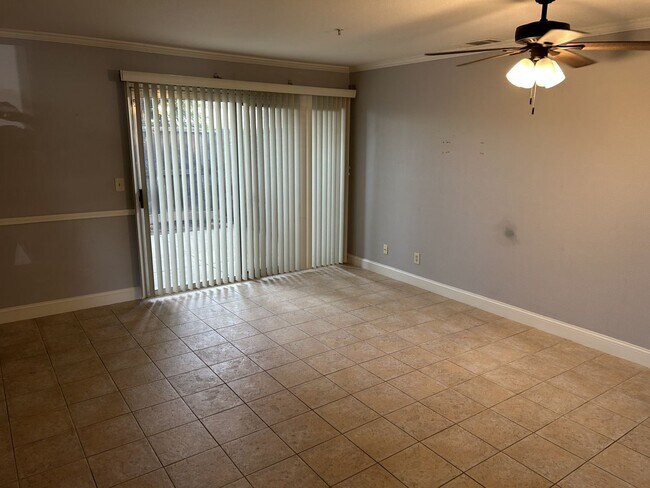 Foto del edificio - 2 Bedroom, 1.5 Bath 1,080 Square Foot Condo