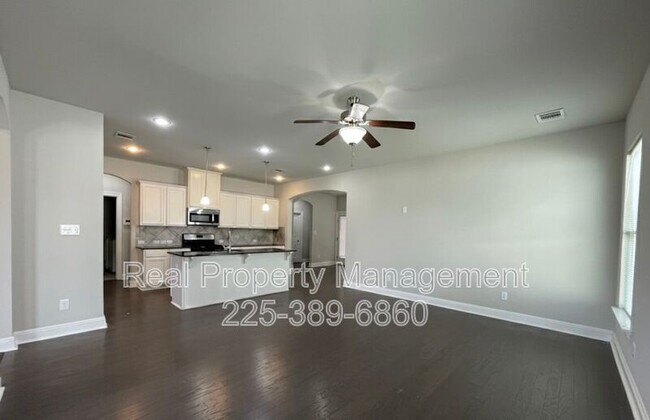 Foto del edificio - 7948 Antebellum Ave