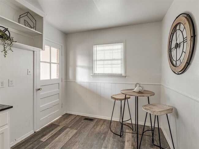 Foto del edificio - 544 E Fairchild Dr