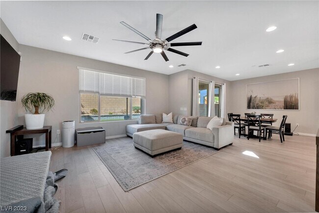 Foto del edificio - 8099 Skye Chalet St