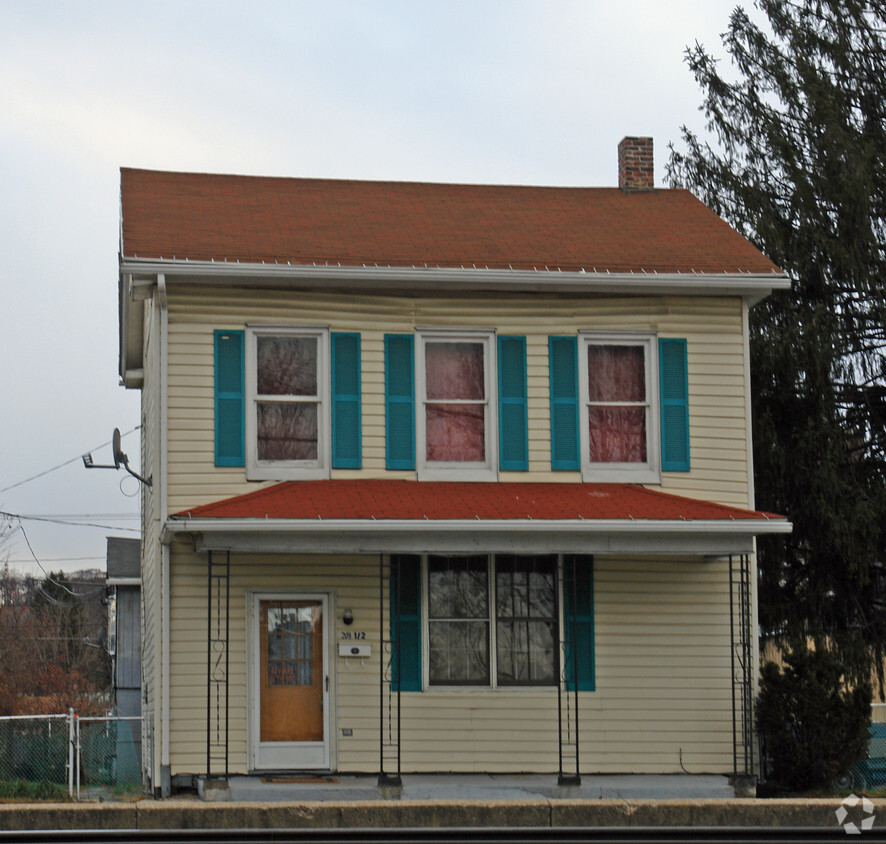 Building Photo - 209 - 209 1/2 S 3rd St