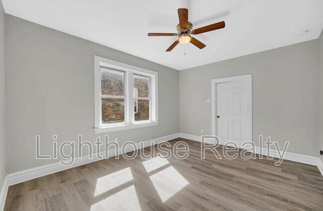 Foto del edificio - 1319 Marshall St