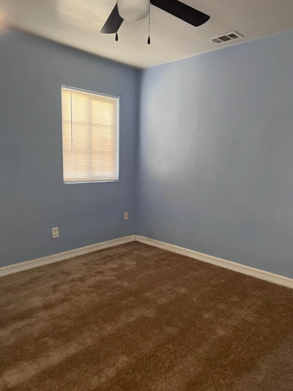 Foto del edificio - 1016 E Lancaster Blvd