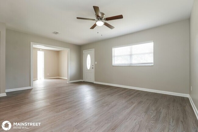 Foto del edificio - 910 Leisure Ave, Tampa, FL 33613