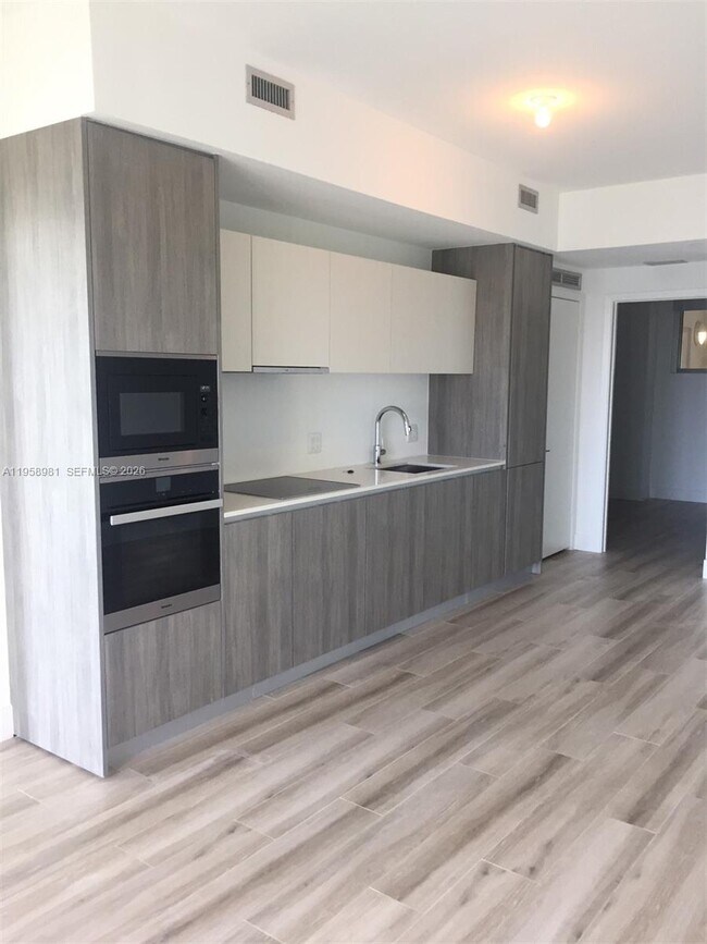 Foto del edificio - 2900 NE 7th Ave