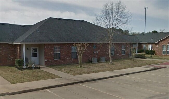 Building Photo - 2734 Montgomery Rd