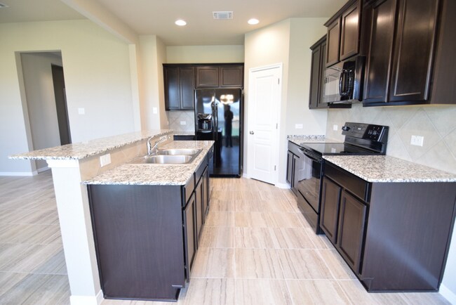 Building Photo - 909 Glenhaven Cove