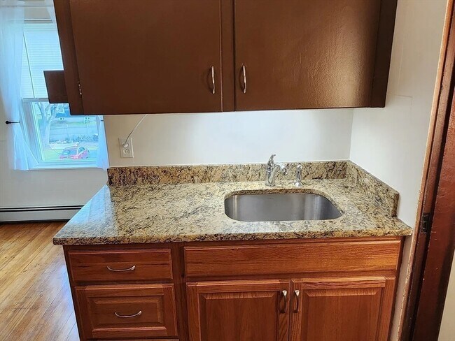 Foto del edificio - 38 Elmwood St