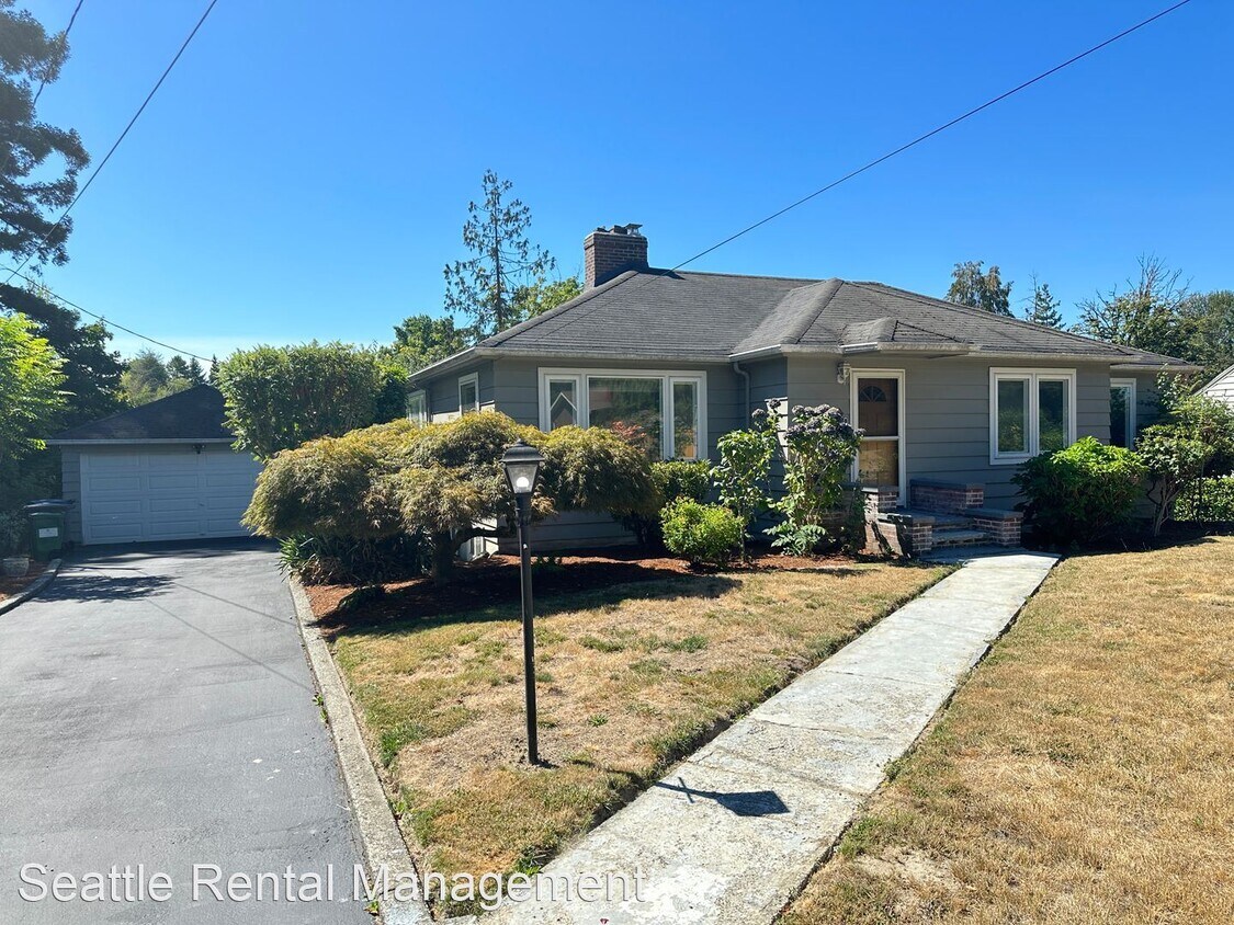 Primary Photo - 6 br, 2 bath House - 465 S 162nd St