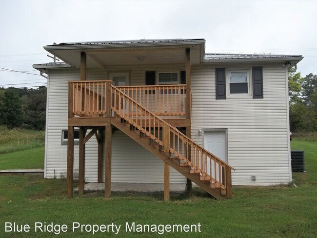 Foto del edificio - 3 br, 1.5 bath House - 708 Petersburg Road