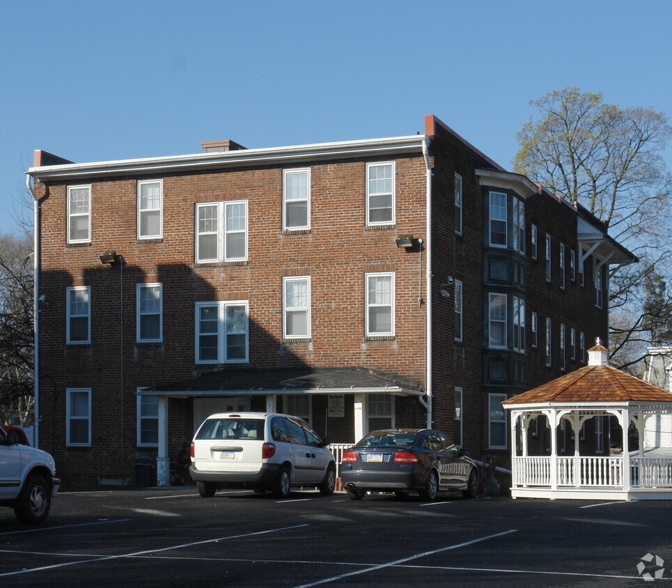 2003 N 3rd St, Harrisburg, PA 17102 Apartments in Harrisburg, PA