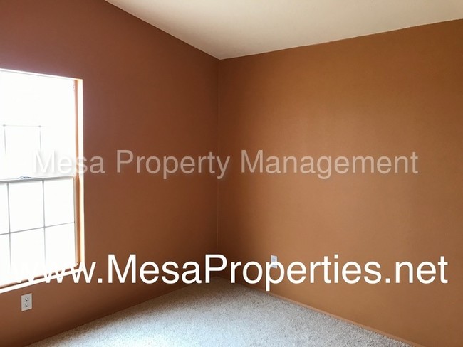 Building Photo - 10424 Merito Rd