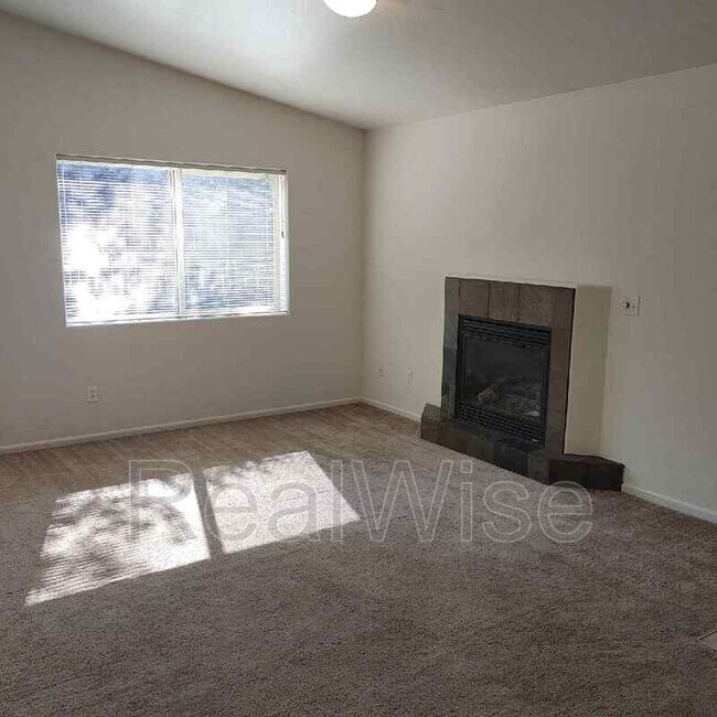 Foto del edificio - 2442 SW 23rd St