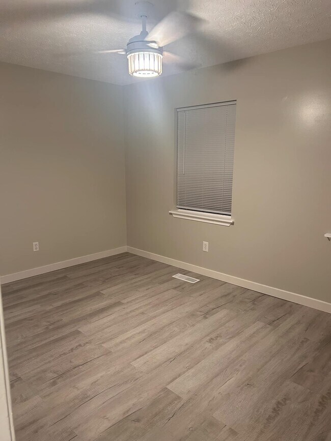 Building Photo - 107 Tinkerview Dr