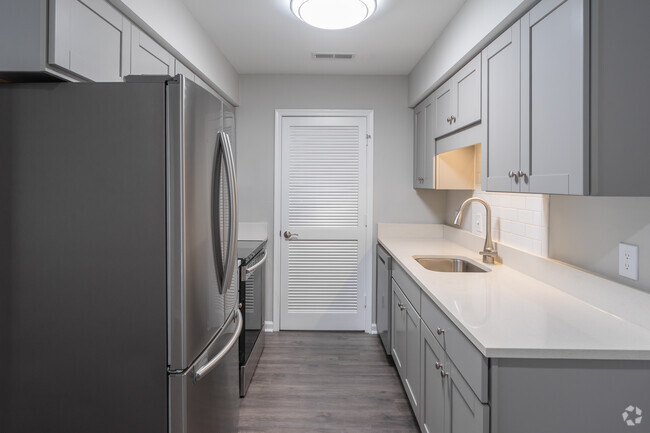 Kitchen - Residence At Battery Creek